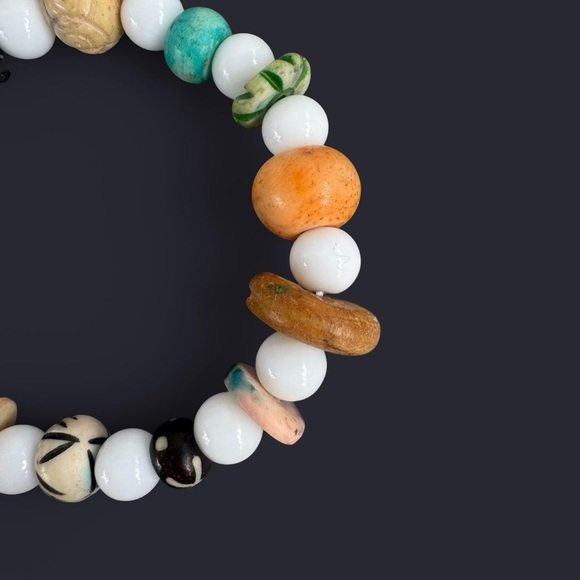 White Boho Mixed Bead Bracelet - Picture 5 of 5